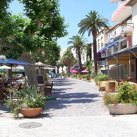 Apartment Le Lavandou, 4 Pieces, 6 Personnes - Fr-1-251-754 Le Lavandou